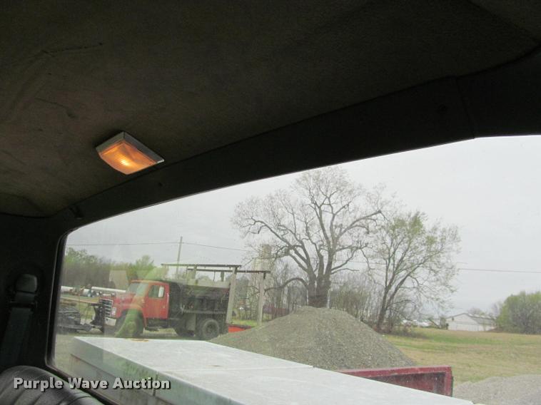 image for item J2608 1990 Ford F150 Custom pickup truck