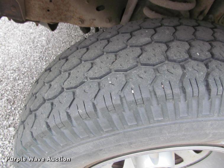 image for item J2608 1990 Ford F150 Custom pickup truck