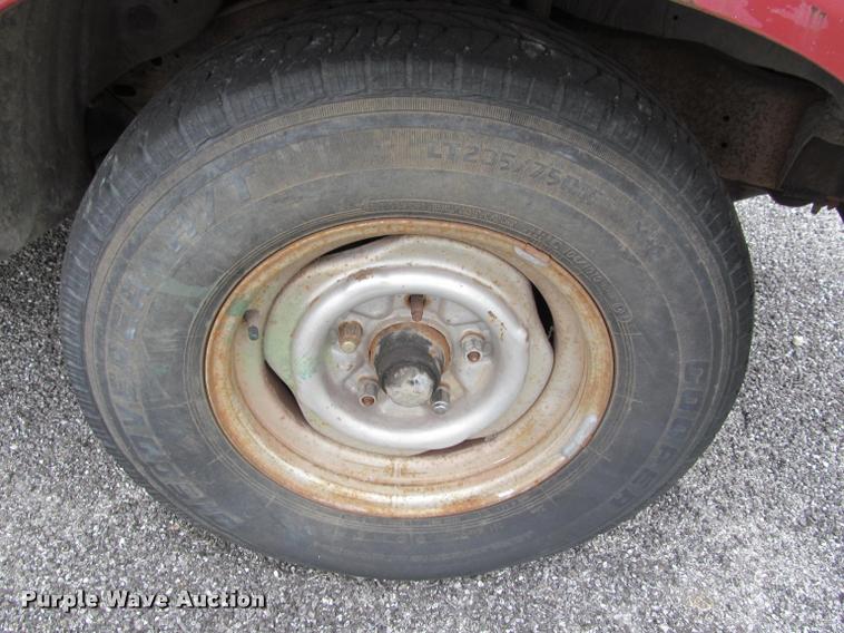 image for item J2608 1990 Ford F150 Custom pickup truck