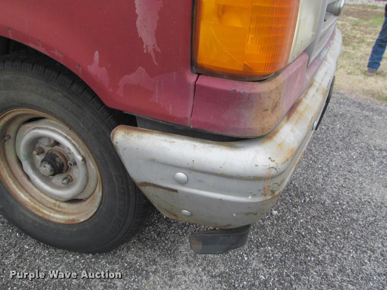 image for item J2608 1990 Ford F150 Custom pickup truck