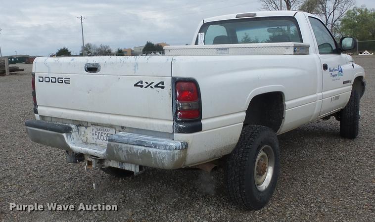 image for item J8650 2001 Dodge Ram 2500 pickup truck