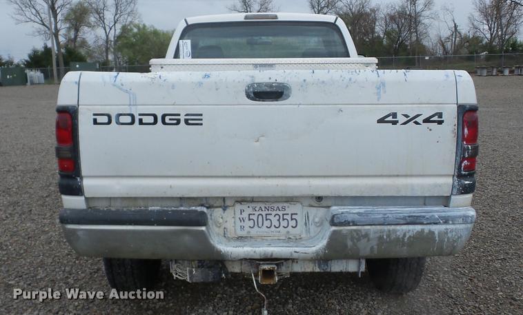 image for item J8650 2001 Dodge Ram 2500 pickup truck