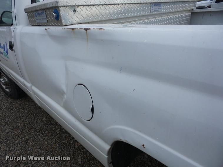 image for item J8650 2001 Dodge Ram 2500 pickup truck