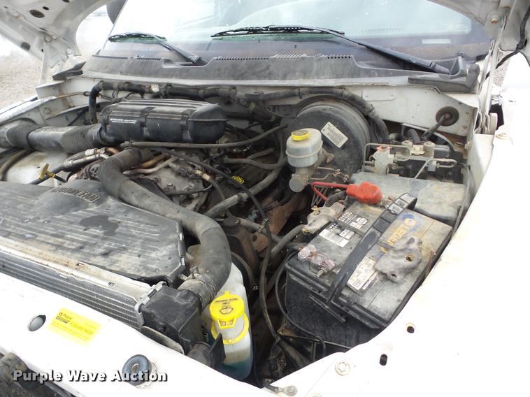 image for item J8650 2001 Dodge Ram 2500 pickup truck