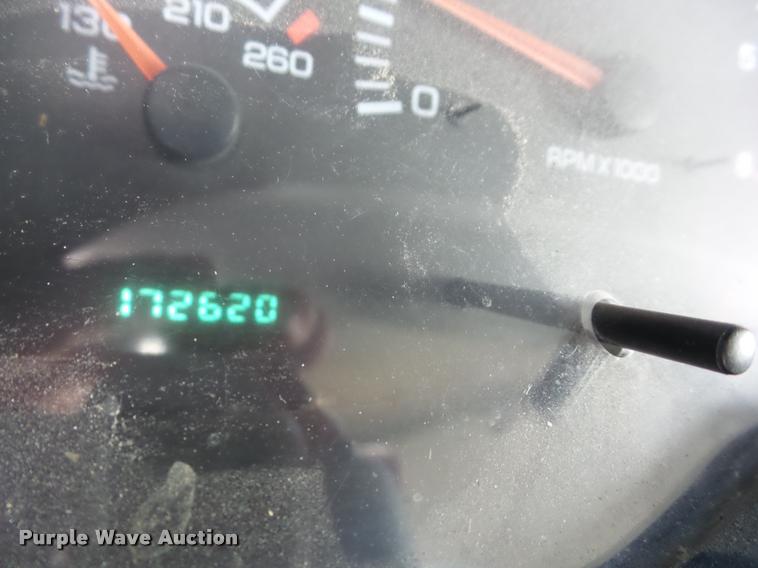 image for item J8650 2001 Dodge Ram 2500 pickup truck