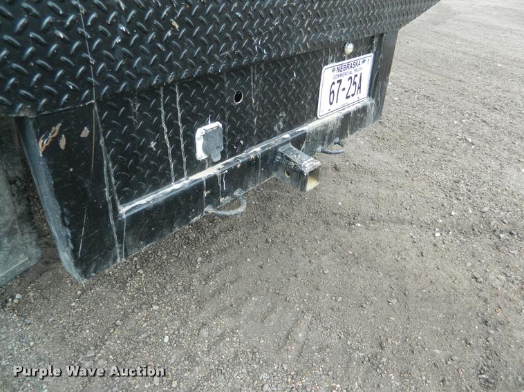 image for item K2681 2005 Ford F250 Super Duty SuperCab flatbed pickup truck