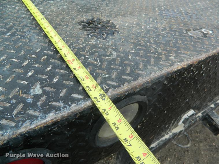 image for item K2681 2005 Ford F250 Super Duty SuperCab flatbed pickup truck