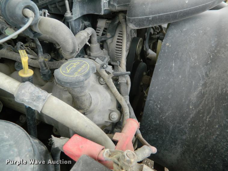 image for item K2681 2005 Ford F250 Super Duty SuperCab flatbed pickup truck