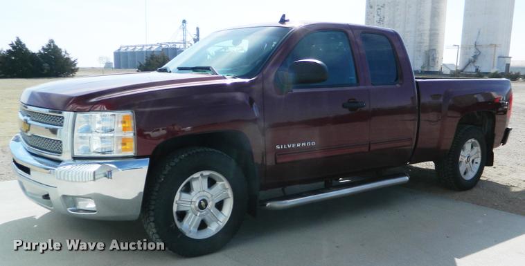 image for item K2691 2013 Chevrolet Silverado 1500 Z71 Ext. Cab pickup truck