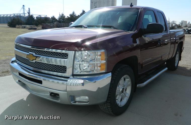 image for item K2691 2013 Chevrolet Silverado 1500 Z71 Ext. Cab pickup truck