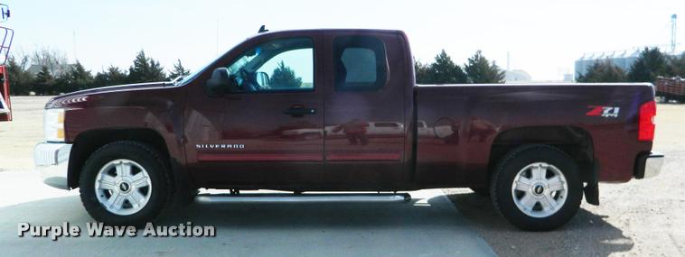 image for item K2691 2013 Chevrolet Silverado 1500 Z71 Ext. Cab pickup truck