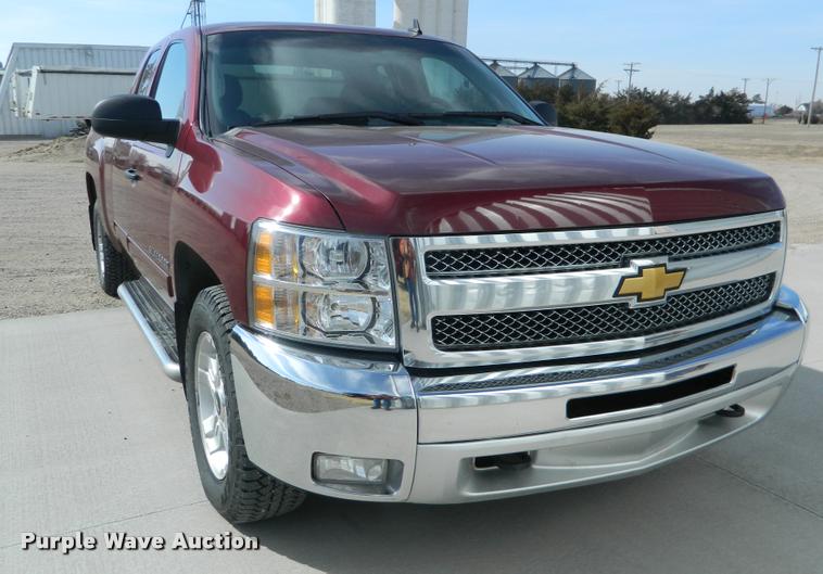 image for item K2691 2013 Chevrolet Silverado 1500 Z71 Ext. Cab pickup truck