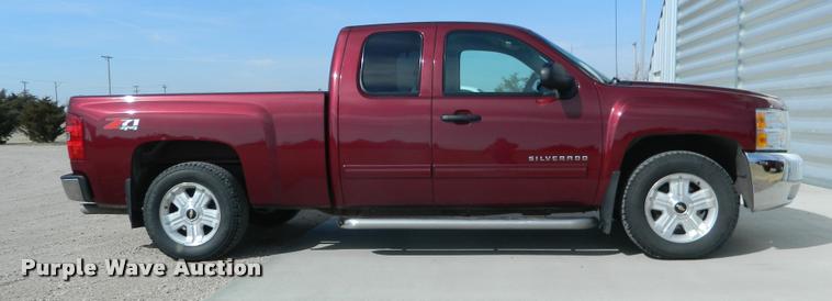 image for item K2691 2013 Chevrolet Silverado 1500 Z71 Ext. Cab pickup truck