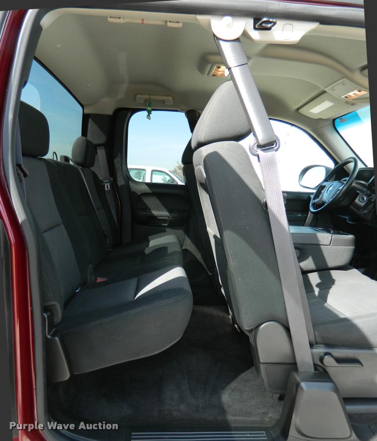 image for item K2691 2013 Chevrolet Silverado 1500 Z71 Ext. Cab pickup truck