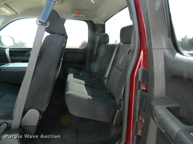 image for item K2691 2013 Chevrolet Silverado 1500 Z71 Ext. Cab pickup truck