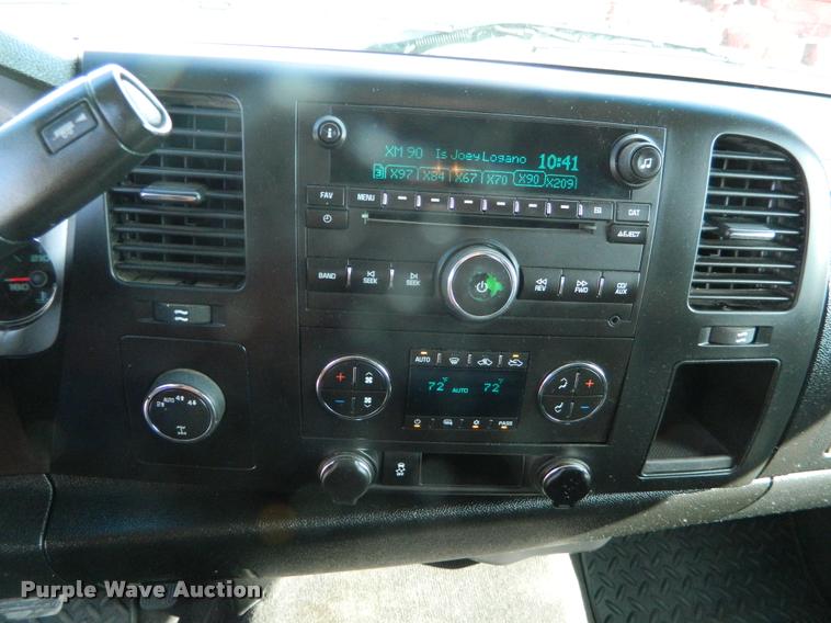 image for item K2691 2013 Chevrolet Silverado 1500 Z71 Ext. Cab pickup truck