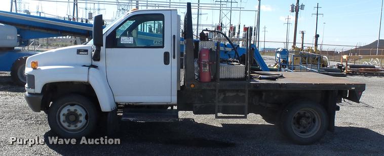 image for item K3315 2005 Chevrolet 4500 flatbed truck