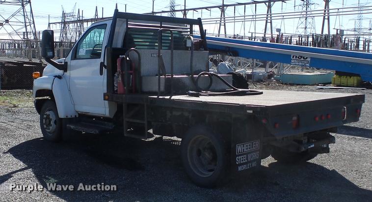 image for item K3315 2005 Chevrolet 4500 flatbed truck