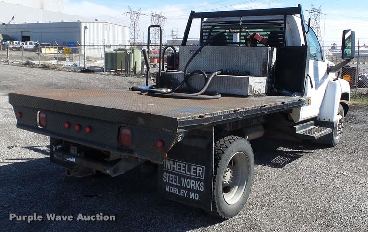 image for item K3315 2005 Chevrolet 4500 flatbed truck