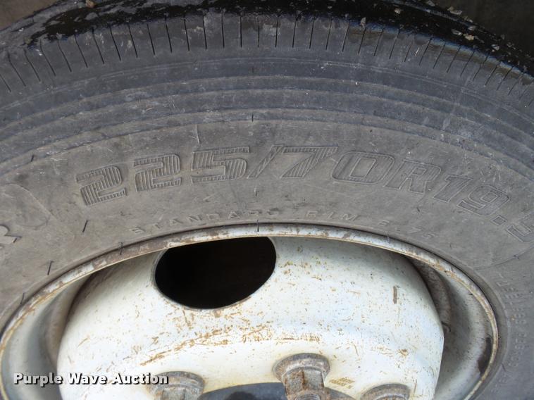 image for item K3315 2005 Chevrolet 4500 flatbed truck