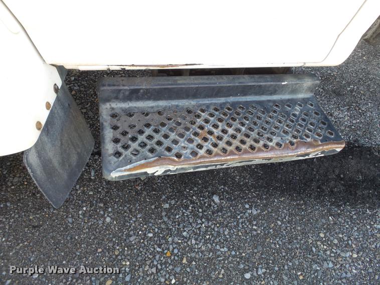 image for item K3315 2005 Chevrolet 4500 flatbed truck