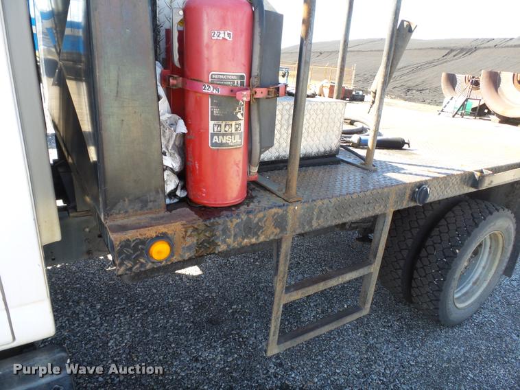 image for item K3315 2005 Chevrolet 4500 flatbed truck
