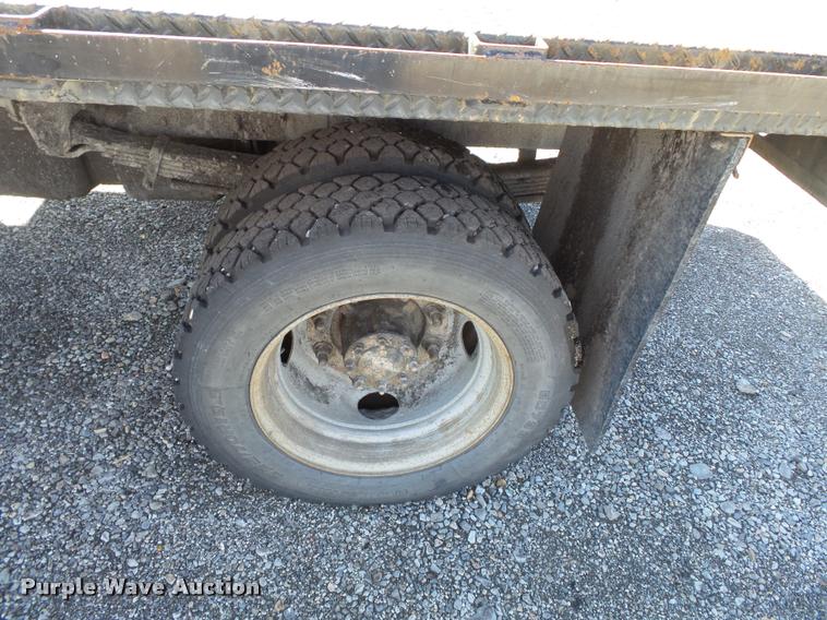 image for item K3315 2005 Chevrolet 4500 flatbed truck