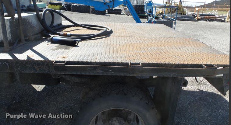 image for item K3315 2005 Chevrolet 4500 flatbed truck