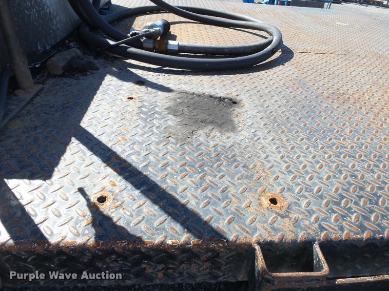 image for item K3315 2005 Chevrolet 4500 flatbed truck