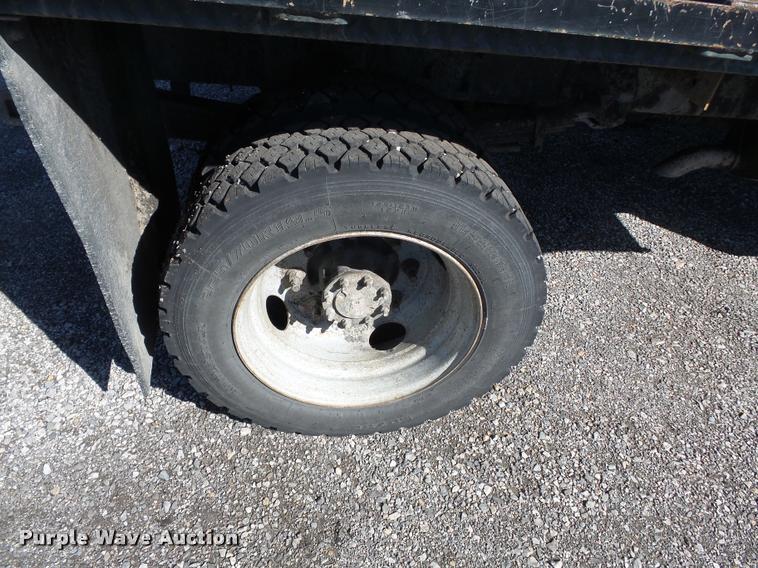 image for item K3315 2005 Chevrolet 4500 flatbed truck