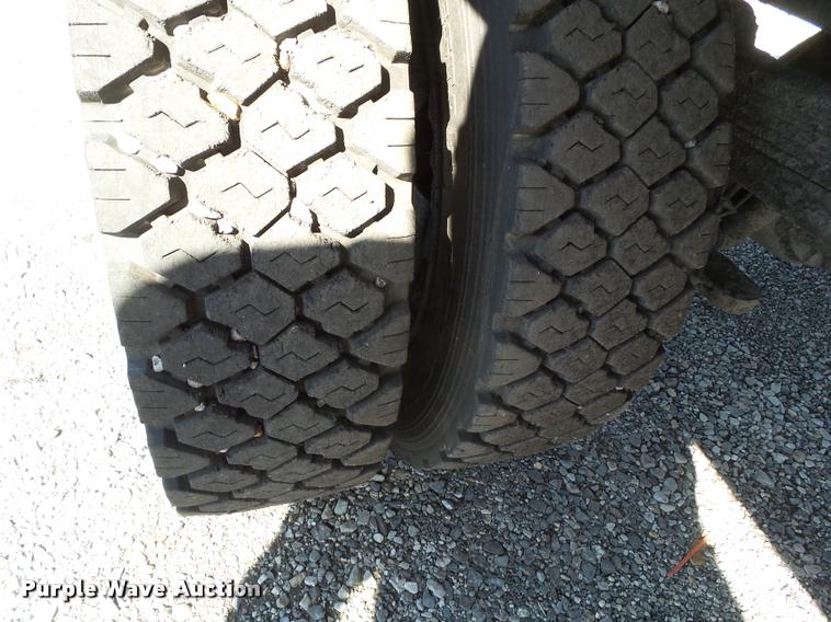 image for item K3315 2005 Chevrolet 4500 flatbed truck