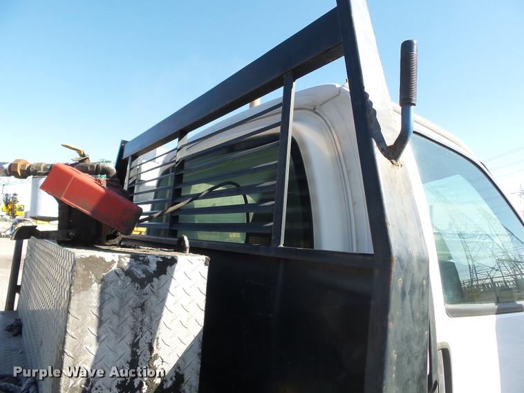 image for item K3315 2005 Chevrolet 4500 flatbed truck