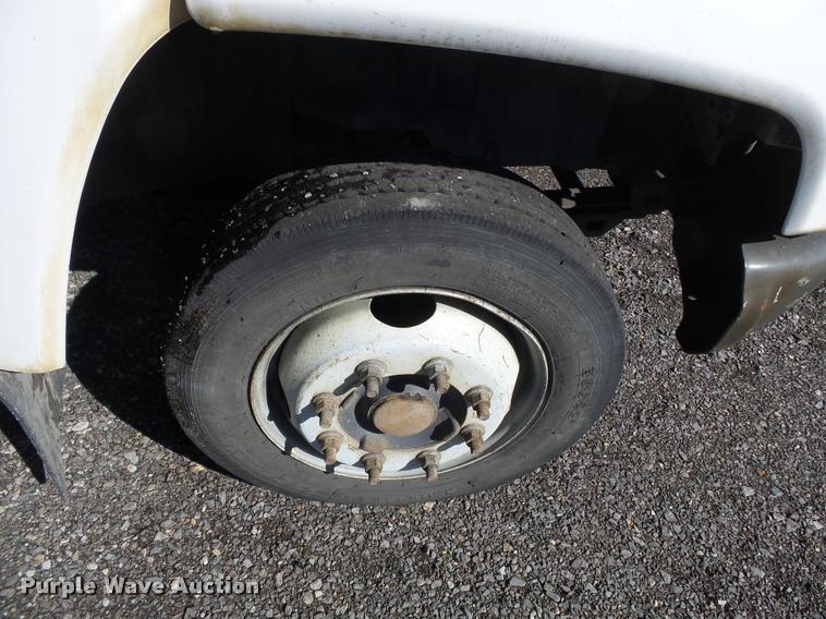 image for item K3315 2005 Chevrolet 4500 flatbed truck