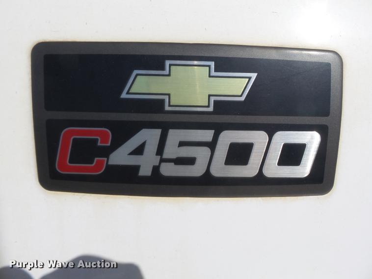 image for item K3315 2005 Chevrolet 4500 flatbed truck