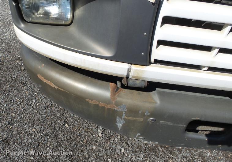 image for item K3315 2005 Chevrolet 4500 flatbed truck