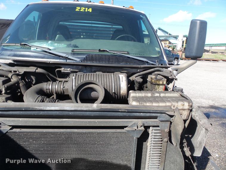 image for item K3315 2005 Chevrolet 4500 flatbed truck