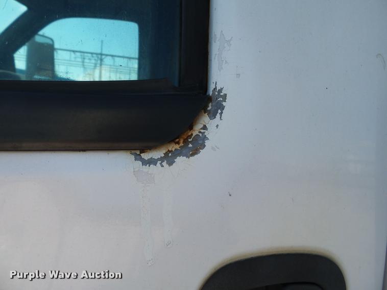 image for item K3315 2005 Chevrolet 4500 flatbed truck