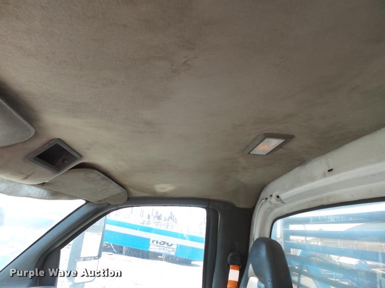 image for item K3315 2005 Chevrolet 4500 flatbed truck