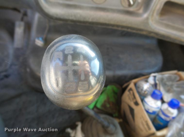 image for item K3315 2005 Chevrolet 4500 flatbed truck