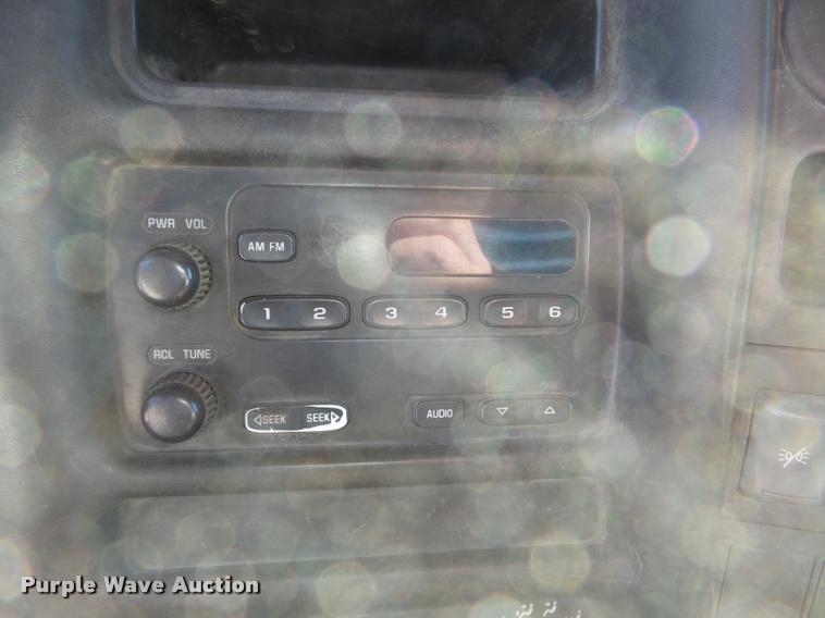 image for item K3315 2005 Chevrolet 4500 flatbed truck