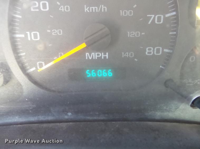 image for item K3315 2005 Chevrolet 4500 flatbed truck