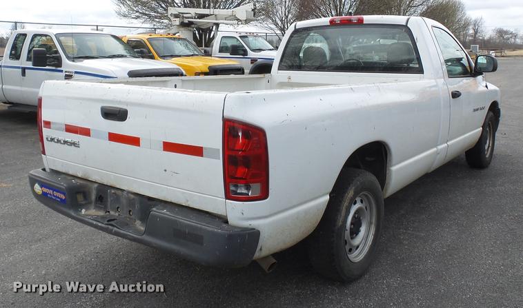 image for item K3331 2004 Dodge Ram 1500 pickup truck