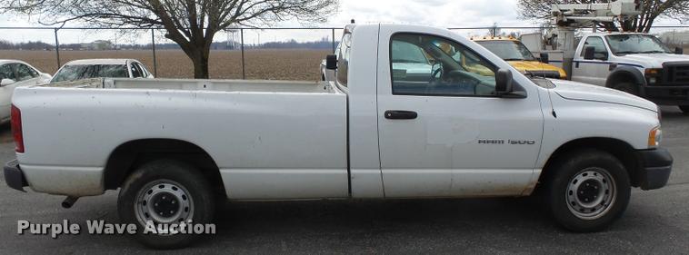 image for item K3331 2004 Dodge Ram 1500 pickup truck