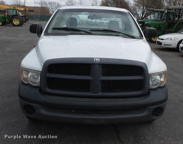 image for item K3331 2004 Dodge Ram 1500 pickup truck
