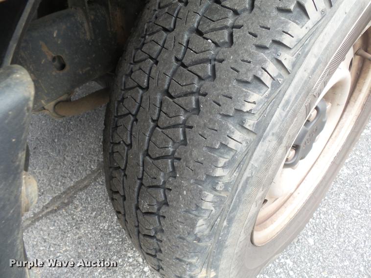 image for item K3331 2004 Dodge Ram 1500 pickup truck