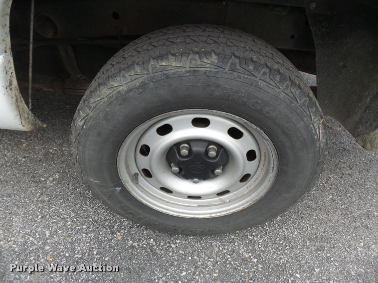 image for item K3331 2004 Dodge Ram 1500 pickup truck