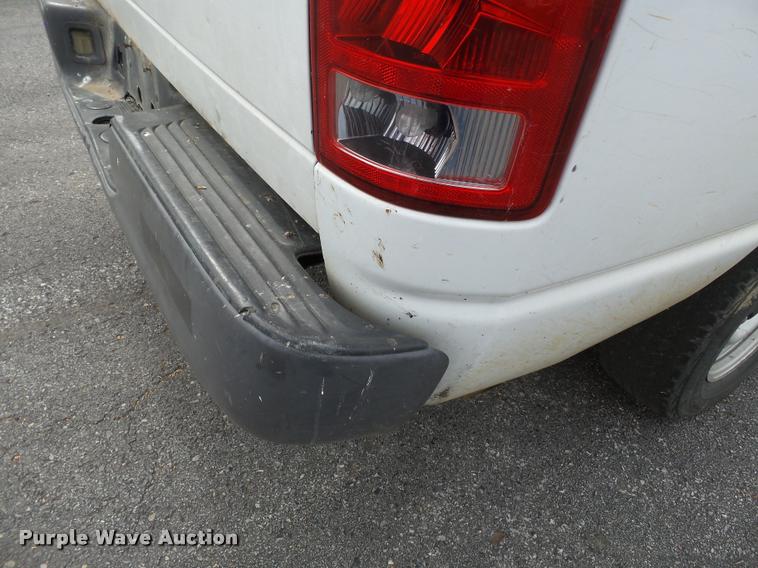 image for item K3331 2004 Dodge Ram 1500 pickup truck