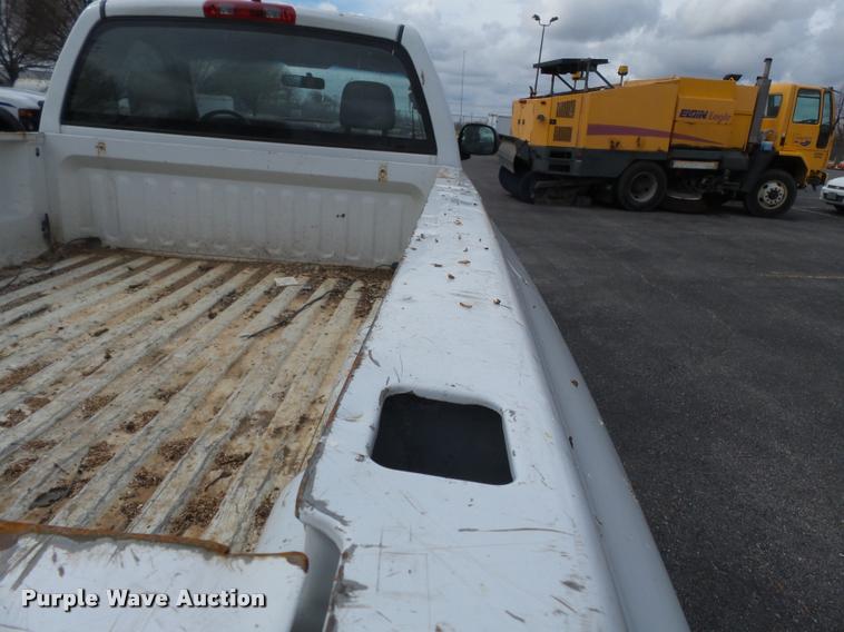 image for item K3331 2004 Dodge Ram 1500 pickup truck