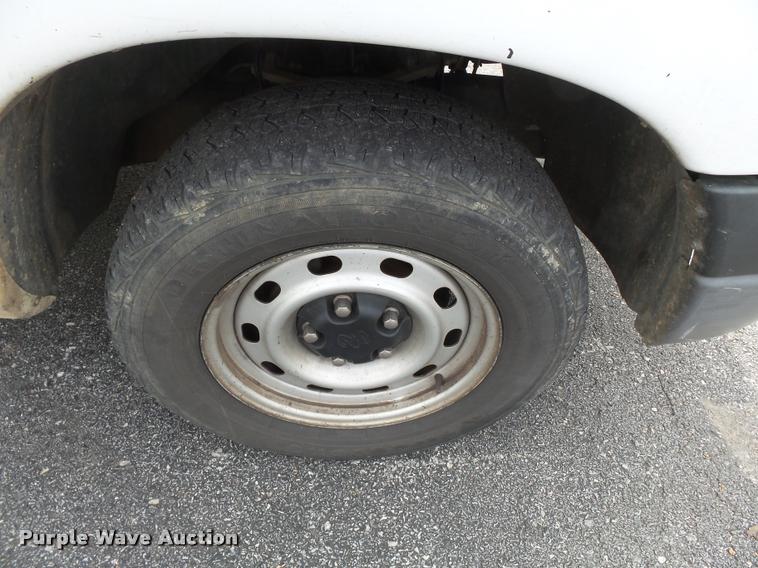 image for item K3331 2004 Dodge Ram 1500 pickup truck