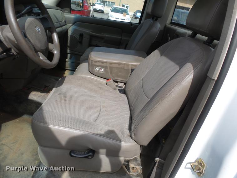 image for item K3331 2004 Dodge Ram 1500 pickup truck